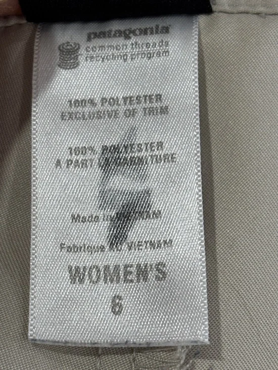 Patagonia White Mini Skirt — Clean A-Line tech-skort. - Picture 12 of 15